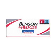 Packung Zigarettenhülsen Benson & Hedges Special Size 250. Weiße Packung mit schwarz-rotem Logo.