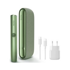 Tabakerhitzer IQOS Iluma Moss Green mit Holder und weißem Kabel und weißem Stecker.