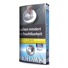 Pouch Tabak Mohawk Halfzware Shag Blau. Hellblaue Packung mit weißer Mohawk Aufschrift und Indianer.