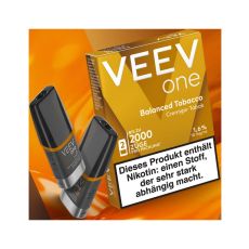 Packung Veev One Liquid Pods Balanced Tobacco. Oker-braune Packung mit weißer Veev One Aufschrift und schwarze Pods.